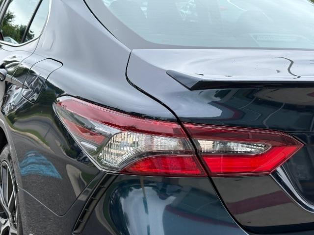 Toyota Camry SE Auto (Natl) 2021