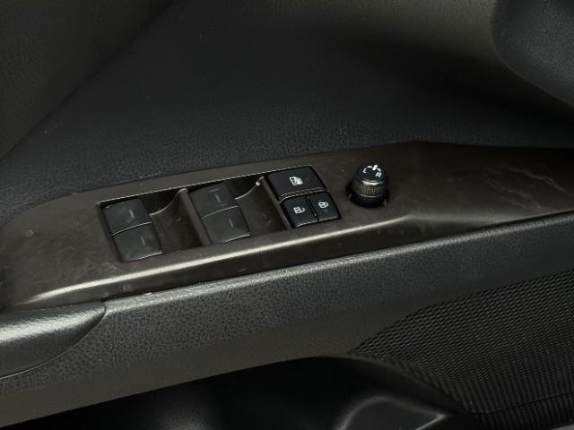 Toyota Camry SE Auto (Natl) 2021