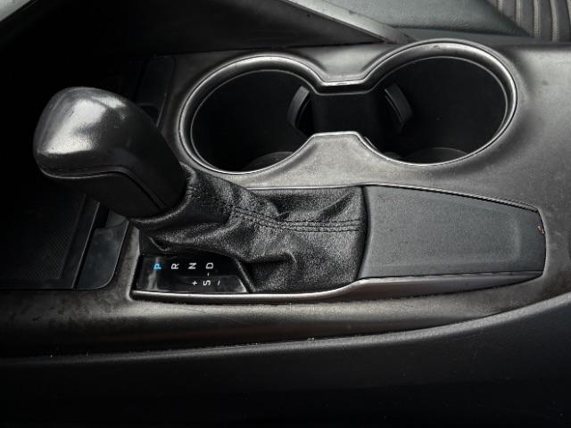 Toyota Camry SE Auto (Natl) 2021