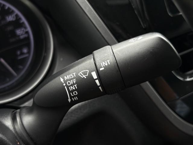 Toyota Camry SE Auto (Natl) 2021