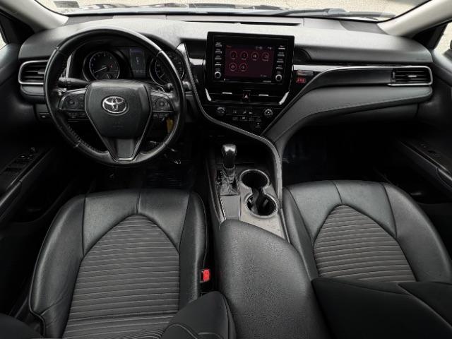 Toyota Camry SE Auto (Natl) 2021