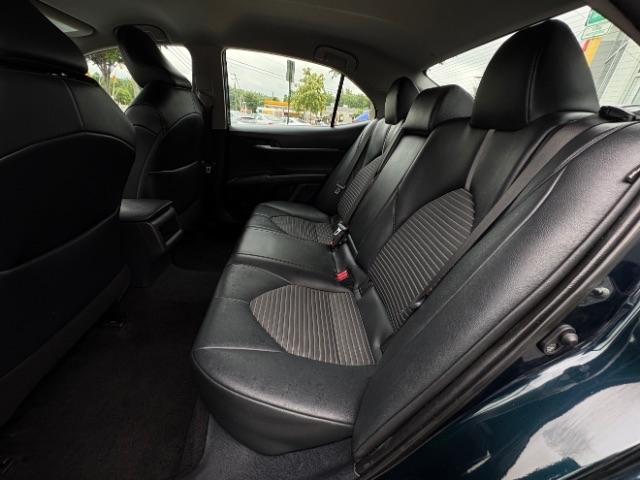 Toyota Camry SE Auto (Natl) 2021