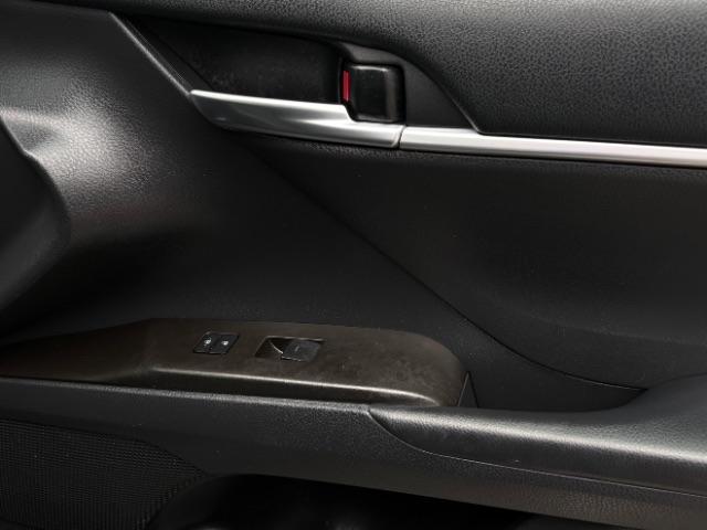 Toyota Camry SE Auto (Natl) 2021