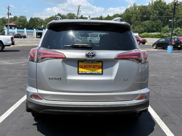Toyota RAV4 FWD 4dr LE (Natl) 2016