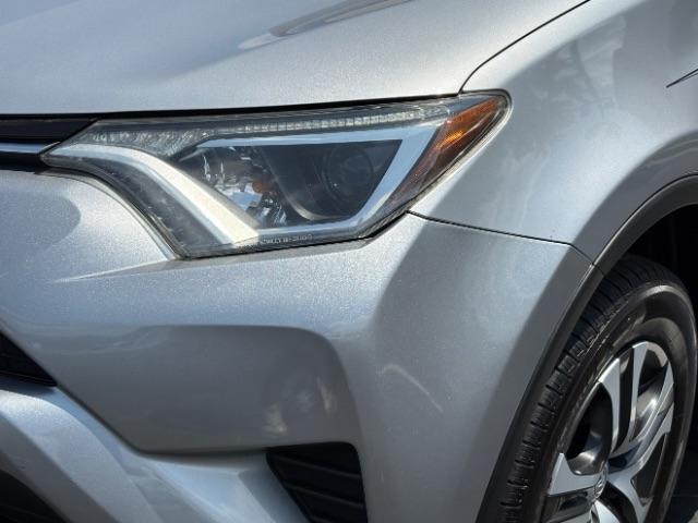 Toyota RAV4 FWD 4dr LE (Natl) 2016