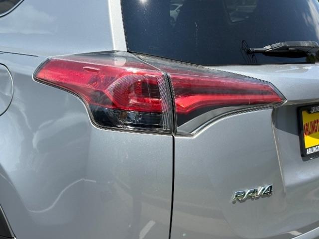 Toyota RAV4 FWD 4dr LE (Natl) 2016