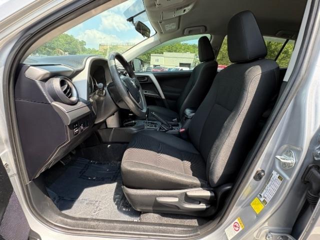 Toyota RAV4 FWD 4dr LE (Natl) 2016