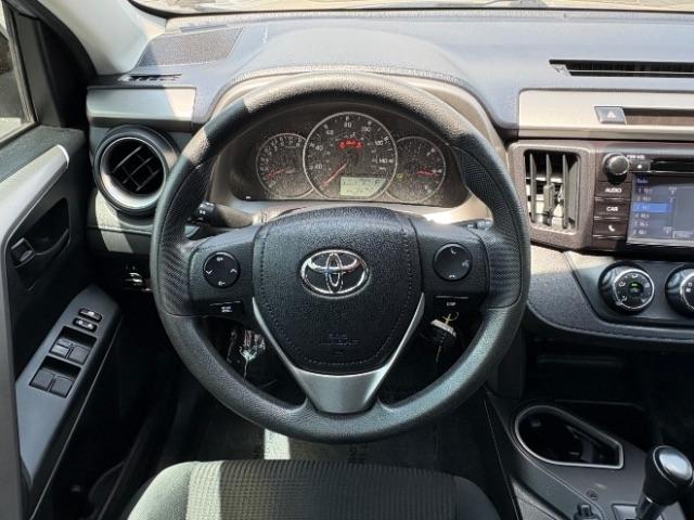 Toyota RAV4 FWD 4dr LE (Natl) 2016