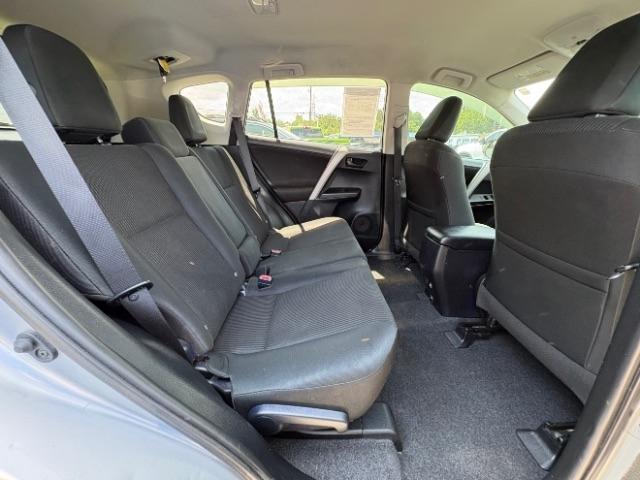 Toyota RAV4 FWD 4dr LE (Natl) 2016