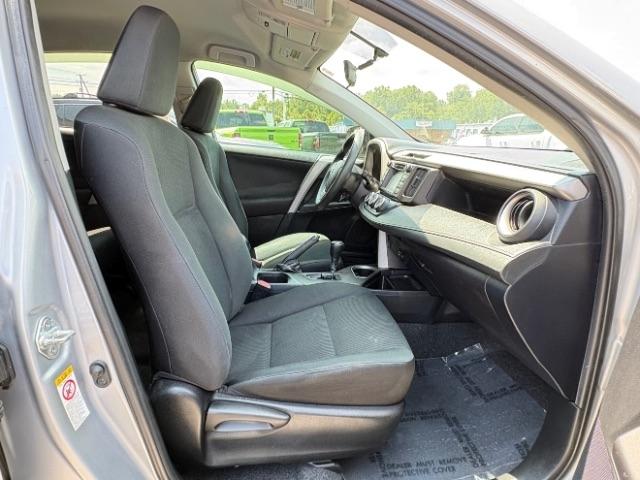 Toyota RAV4 FWD 4dr LE (Natl) 2016