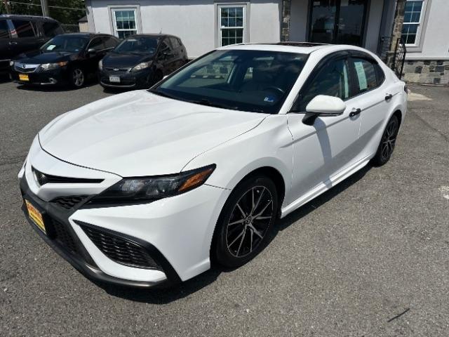 Toyota Camry Hybrid SE Nightshade CVT (Natl) 2023