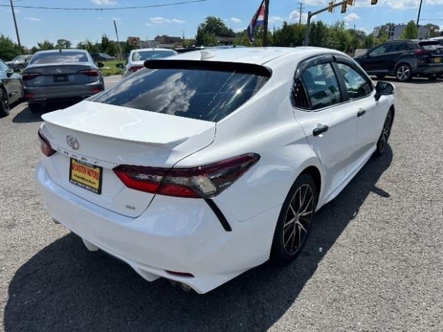 Toyota Camry Hybrid SE Nightshade CVT (Natl) 2023
