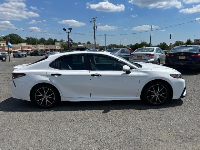Toyota Camry Hybrid SE Nightshade CVT (Natl) 2023