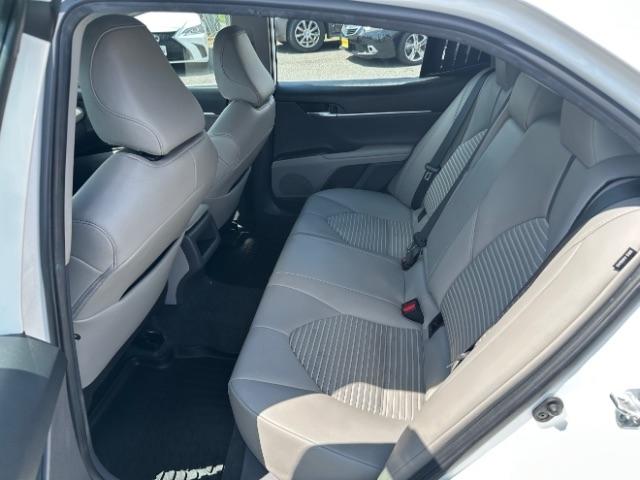 Toyota Camry Hybrid SE Nightshade CVT (Natl) 2023