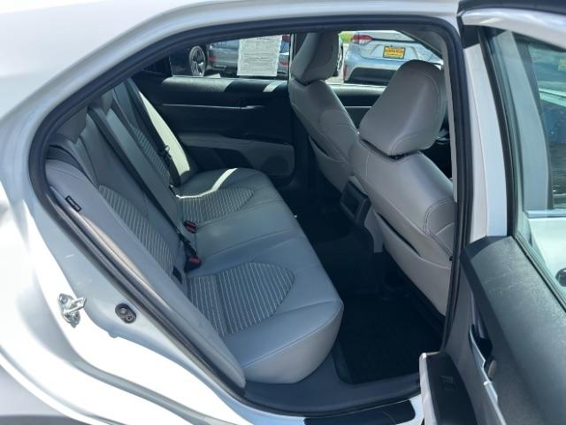 Toyota Camry Hybrid SE Nightshade CVT (Natl) 2023