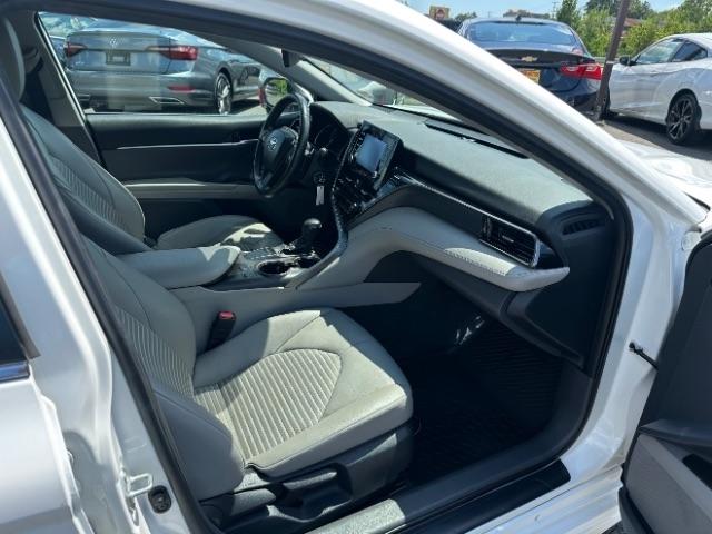Toyota Camry Hybrid SE Nightshade CVT (Natl) 2023