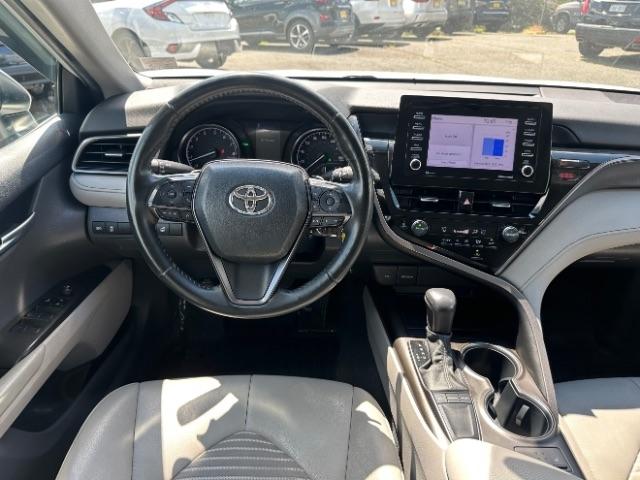 Toyota Camry Hybrid SE Nightshade CVT (Natl) 2023