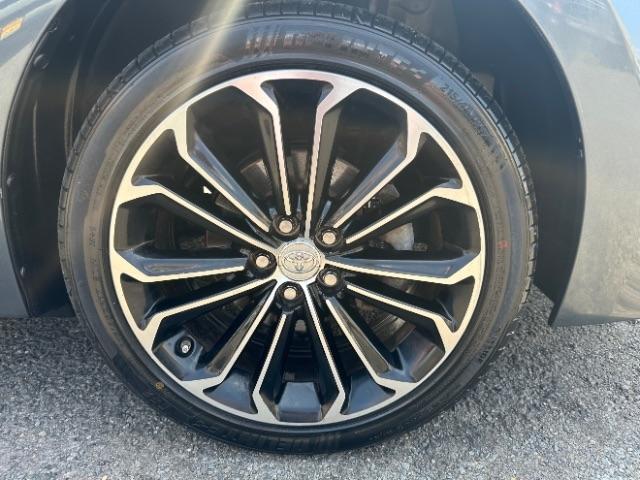 Toyota Corolla 4dr Sdn CVT LE Premium (Natl) 2015