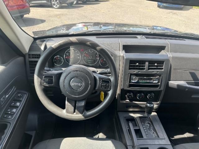 Jeep Liberty RWD 4dr Sport 2012