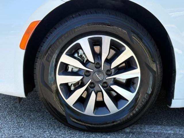 Chrysler Pacifica Hybrid Touring L FWD 2023
