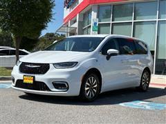2023 Chrysler Pacifica Hybrid Touring L FWD
