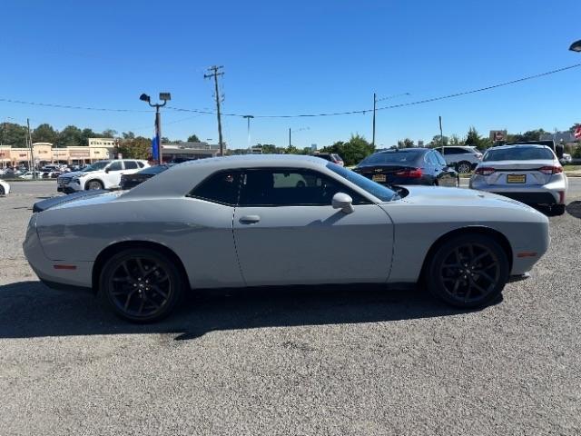 Dodge Challenger SXT RWD 2021