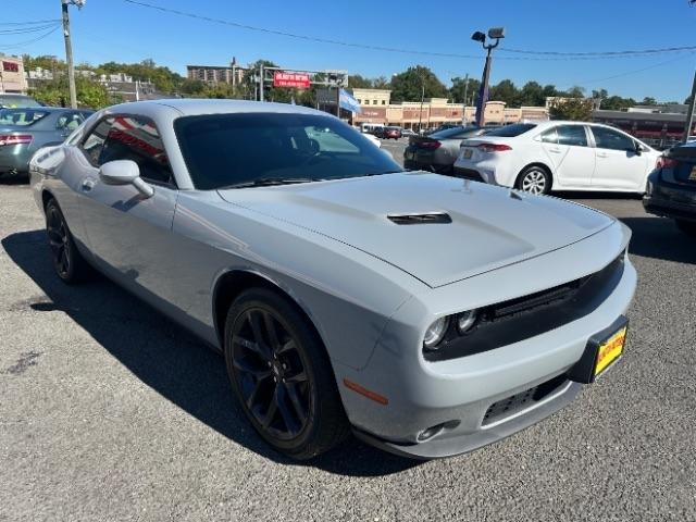 Dodge Challenger SXT RWD 2021