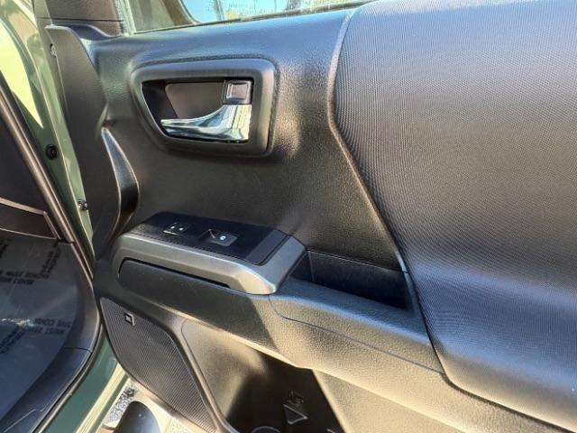 Toyota Tacoma 2WD TRD Off Road Double Cab 5' Bed V6 AT (Natl) 2022