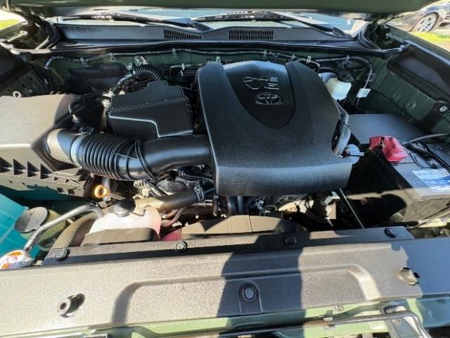 Toyota Tacoma 2WD TRD Off Road Double Cab 5' Bed V6 AT (Natl) 2022