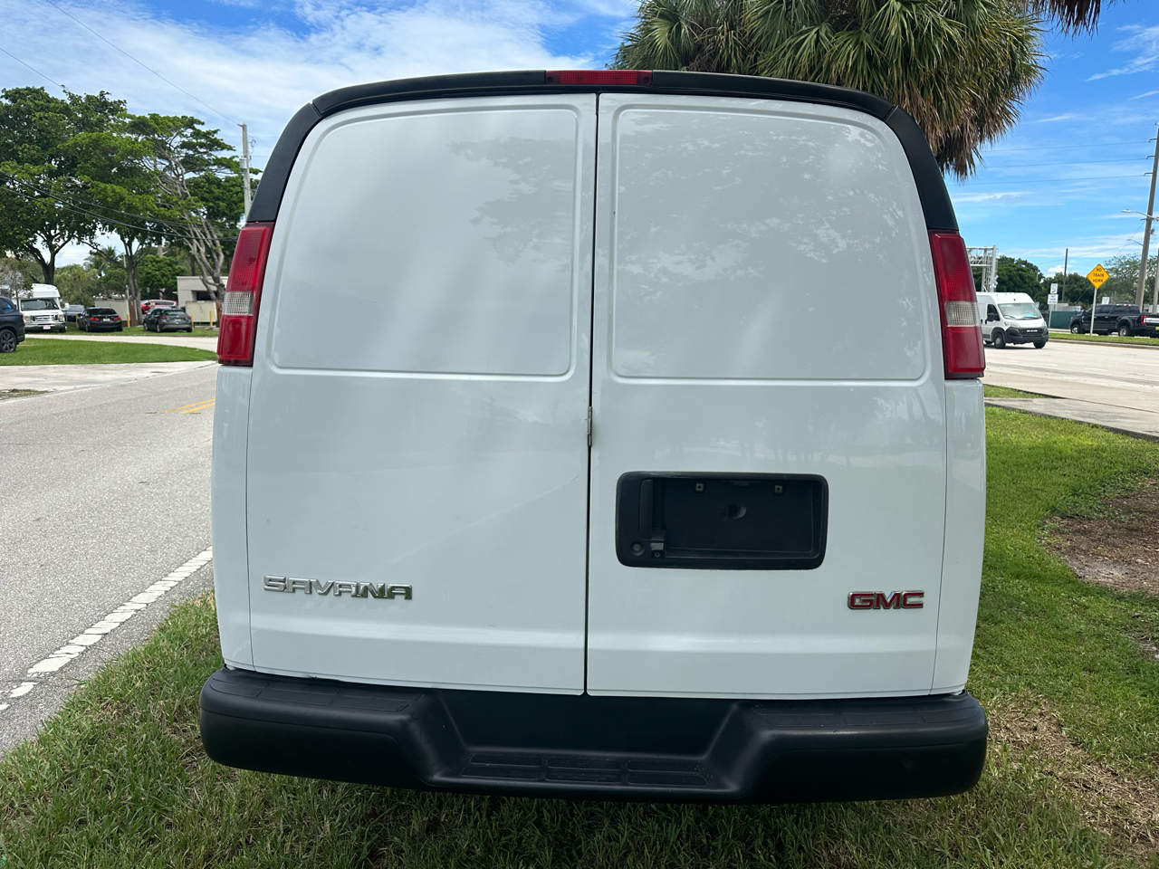 2020 Gmc Savana 2500 Cargo photo 2