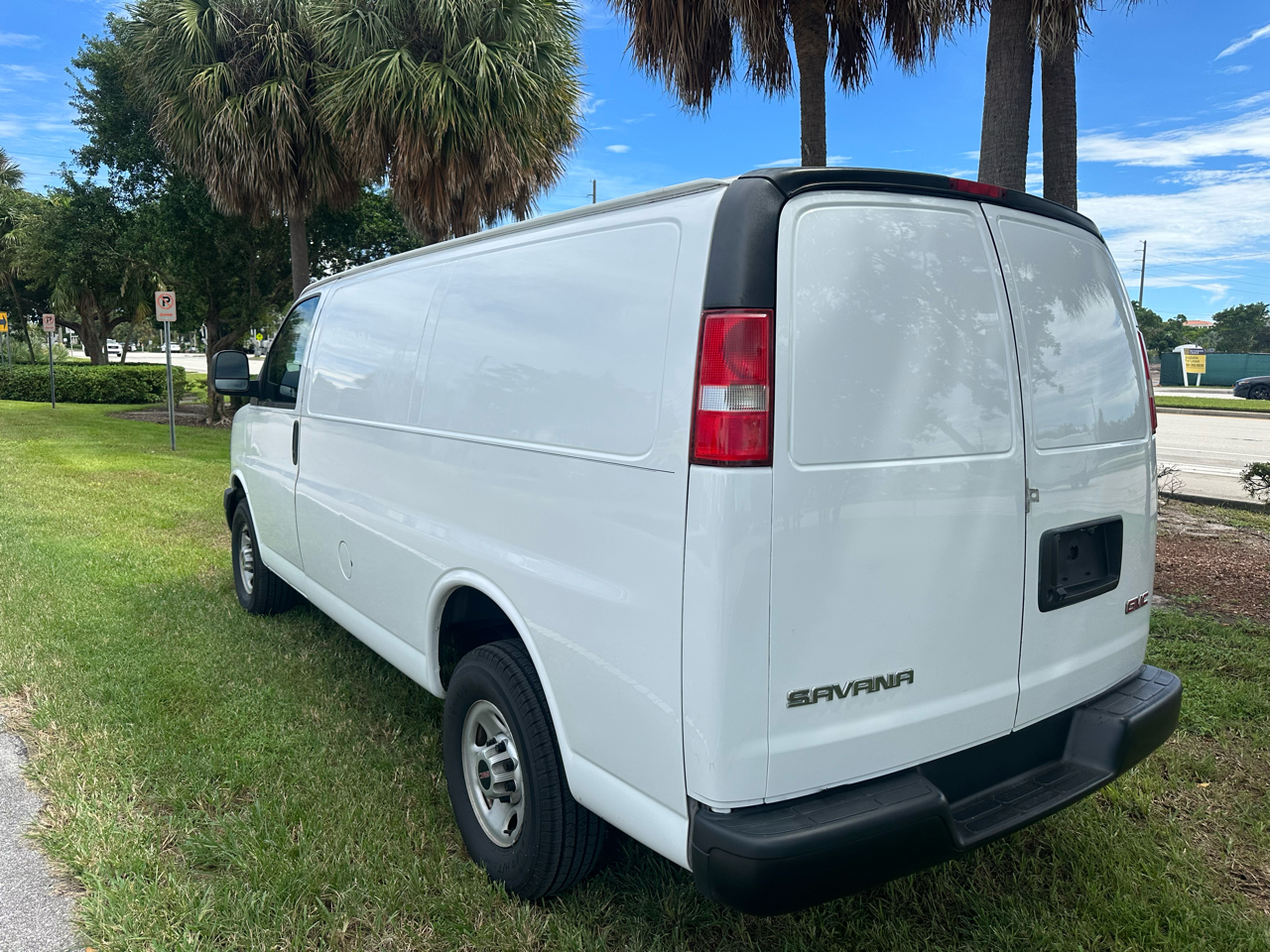2020 Gmc Savana 2500 Cargo photo 3