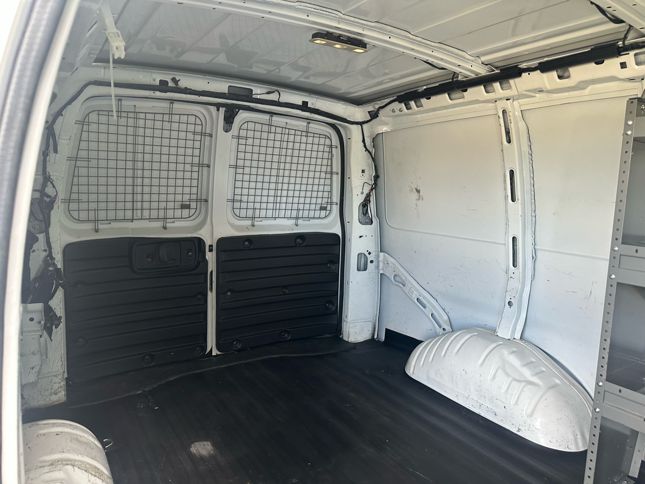 2020 Gmc Savana 2500 Cargo photo 4
