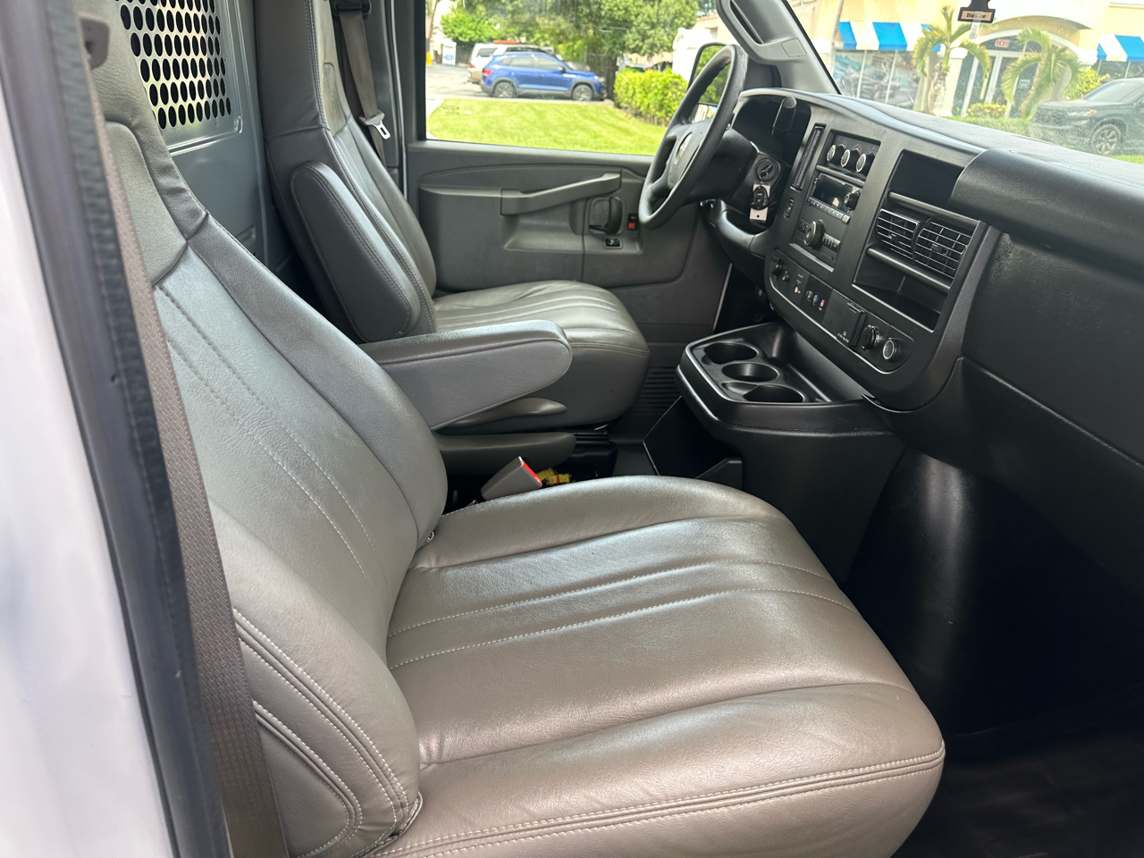 2020 Gmc Savana 2500 Cargo photo 6
