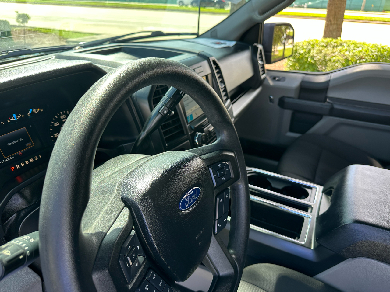 2017 Ford F-150 XLT photo 2