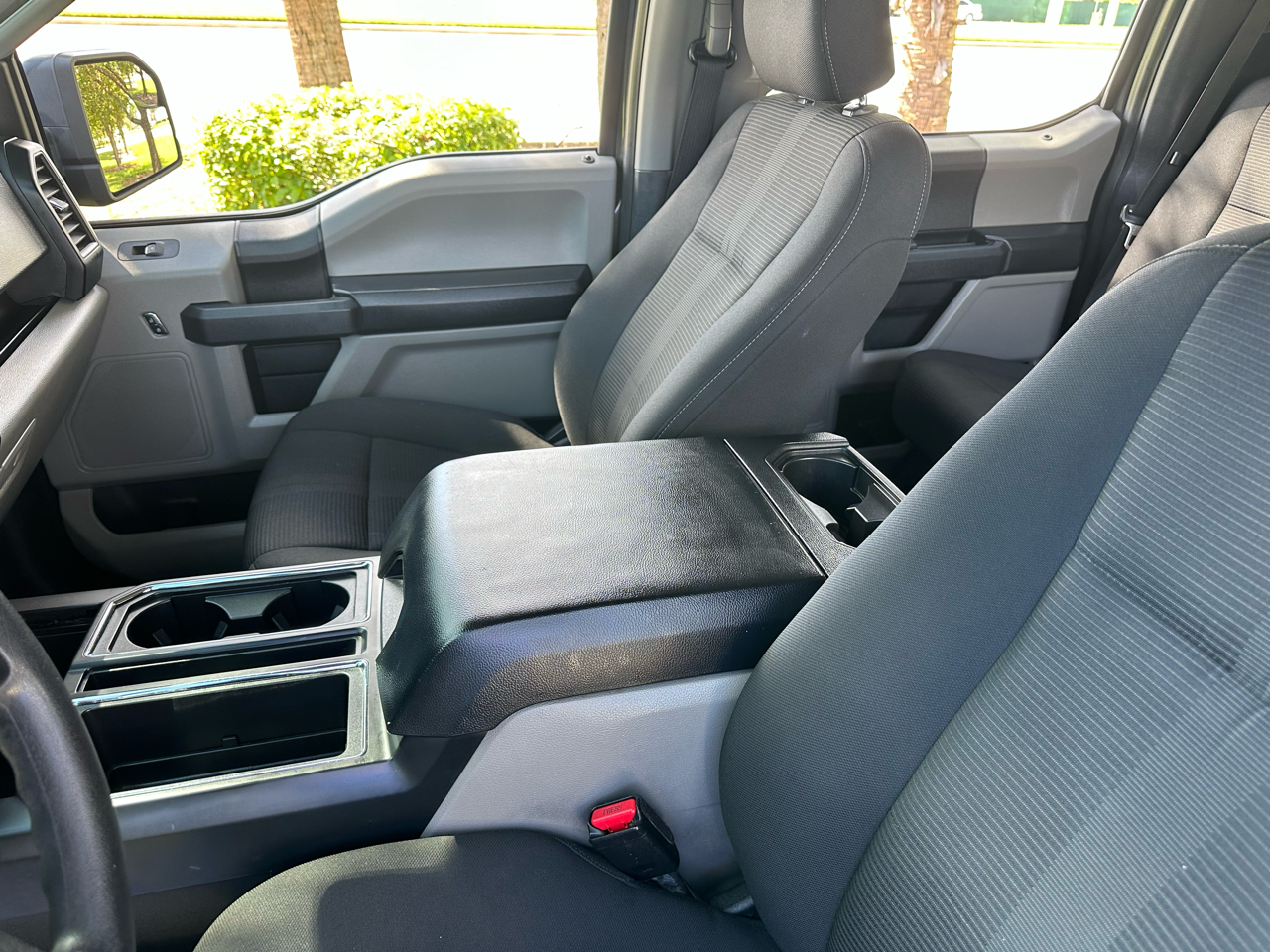 2017 Ford F-150 XLT photo 4
