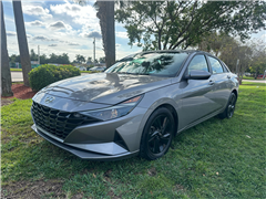 2022 Hyundai Elantra 