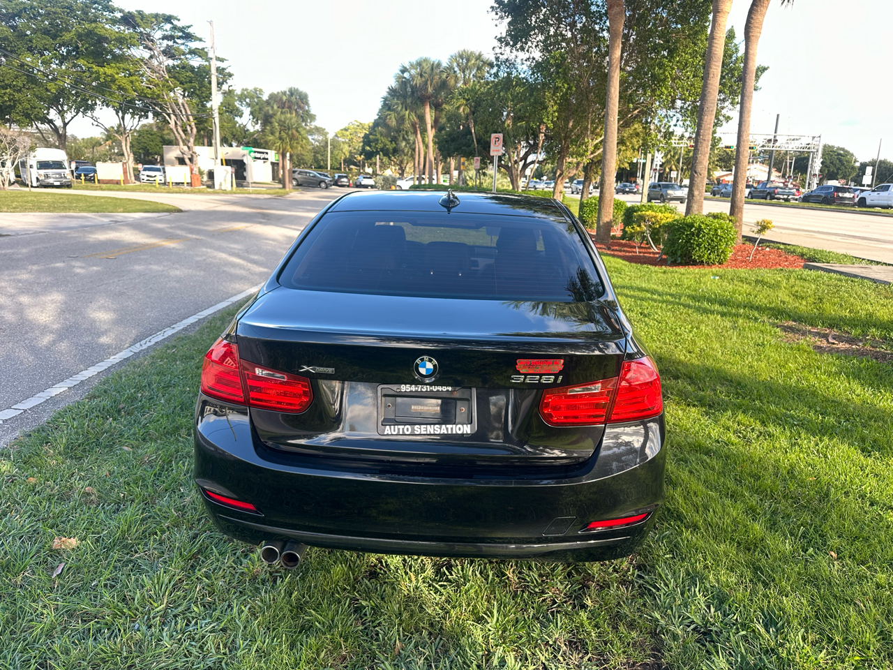 BMW 3-Series 328i xDrive Sedan 2013