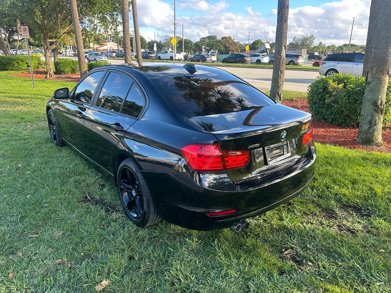 BMW 3-Series 328i xDrive Sedan 2013