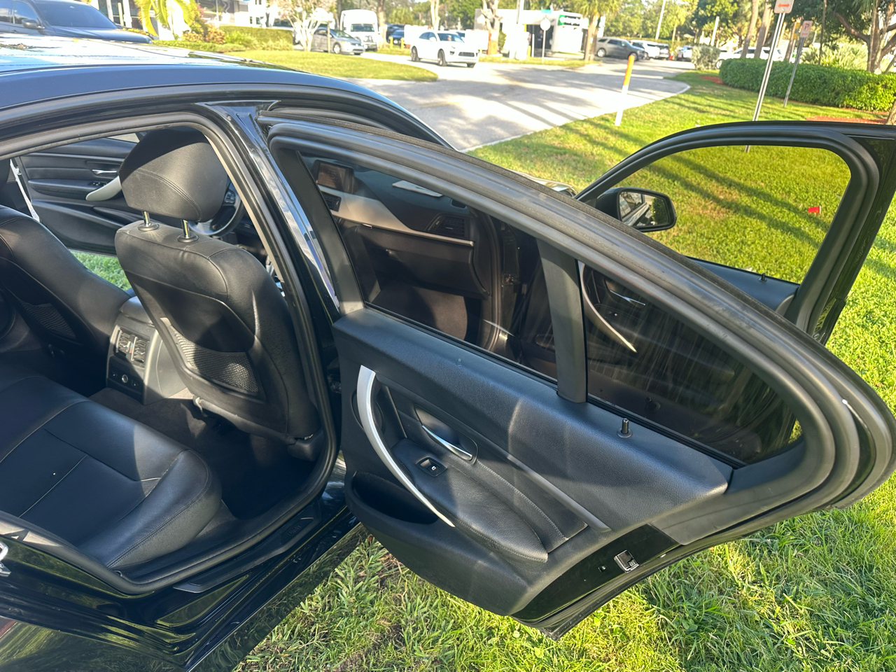 BMW 3-Series 328i xDrive Sedan 2013