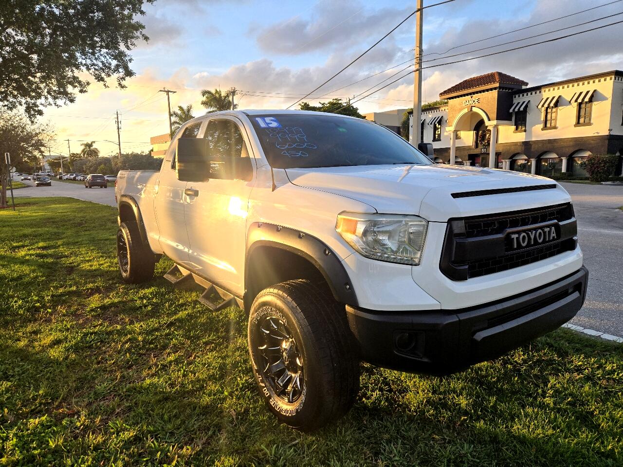 Toyota Tundra SR5 4.6L V8 Double Cab 2WD 2015