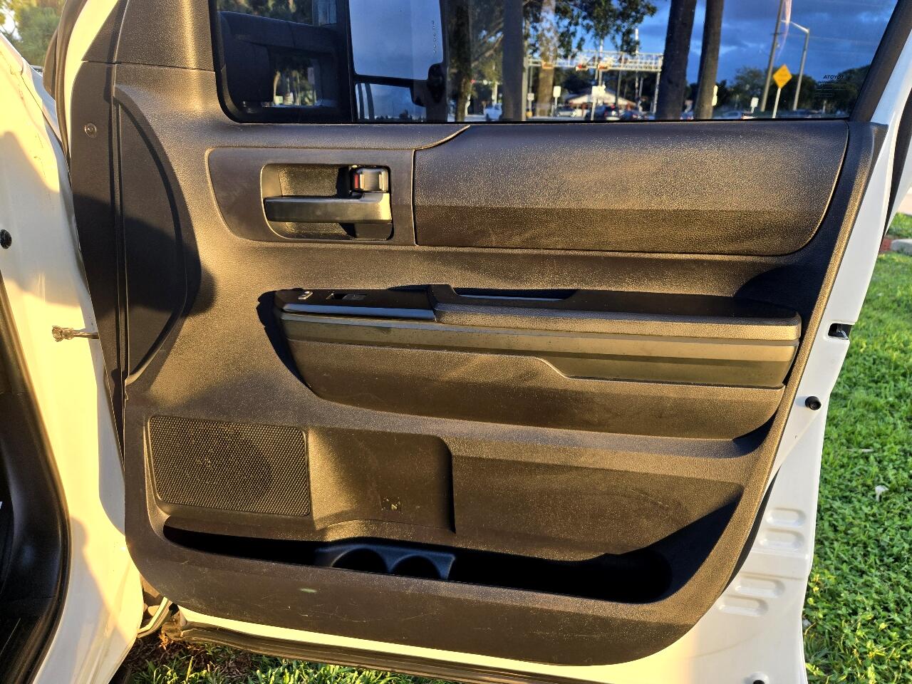 Toyota Tundra SR5 4.6L V8 Double Cab 2WD 2015