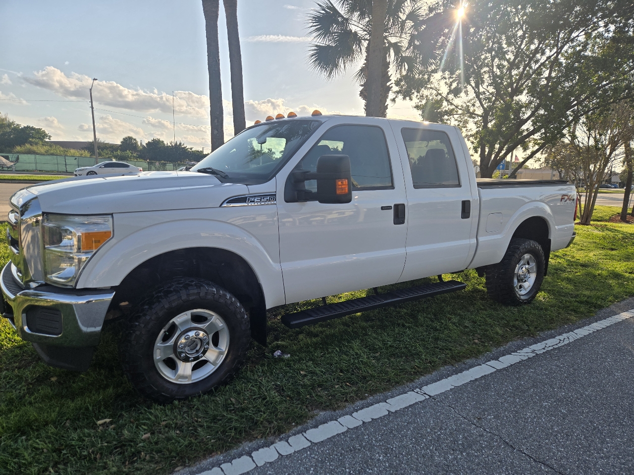 2014 Ford F-350 SD XLT Crew Cab Long Bed 4WD