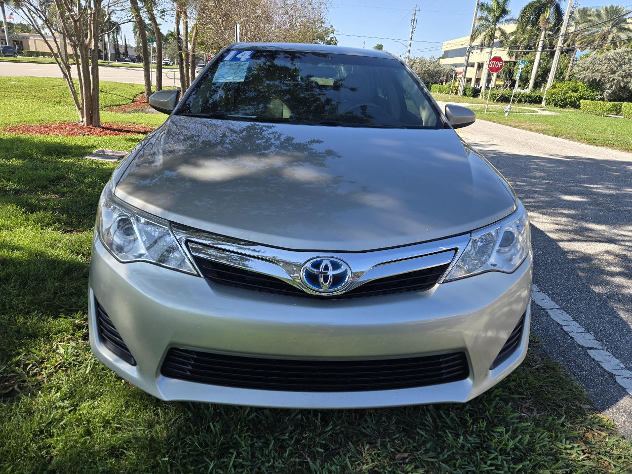 Toyota Camry Hybrid XLE 2014