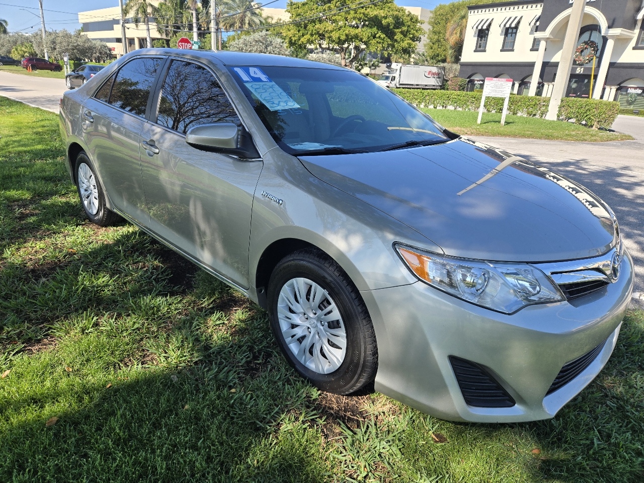 Toyota Camry Hybrid XLE 2014