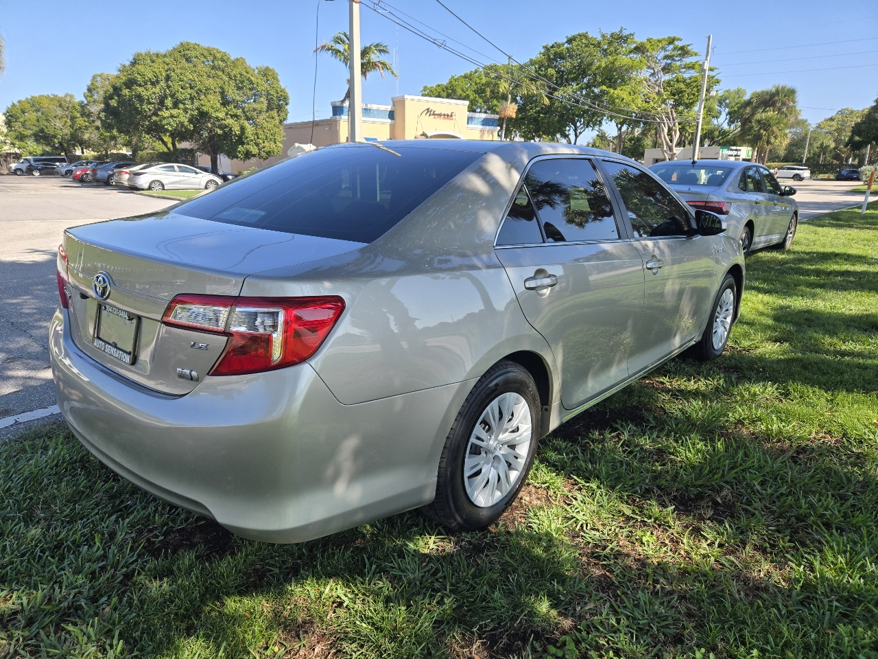 Toyota Camry Hybrid XLE 2014