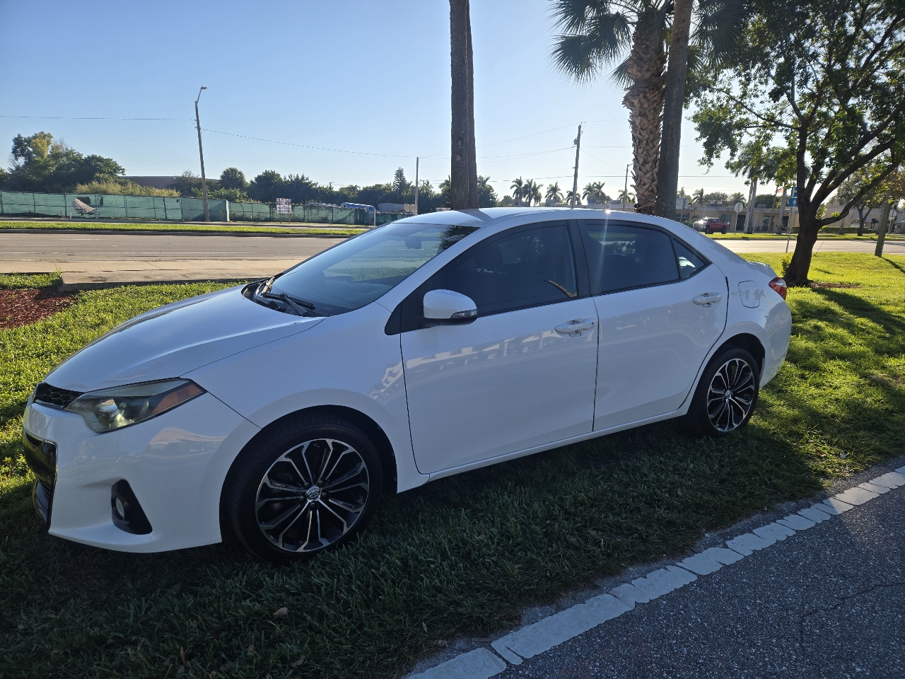 Toyota Corolla S Premium CVT 2014