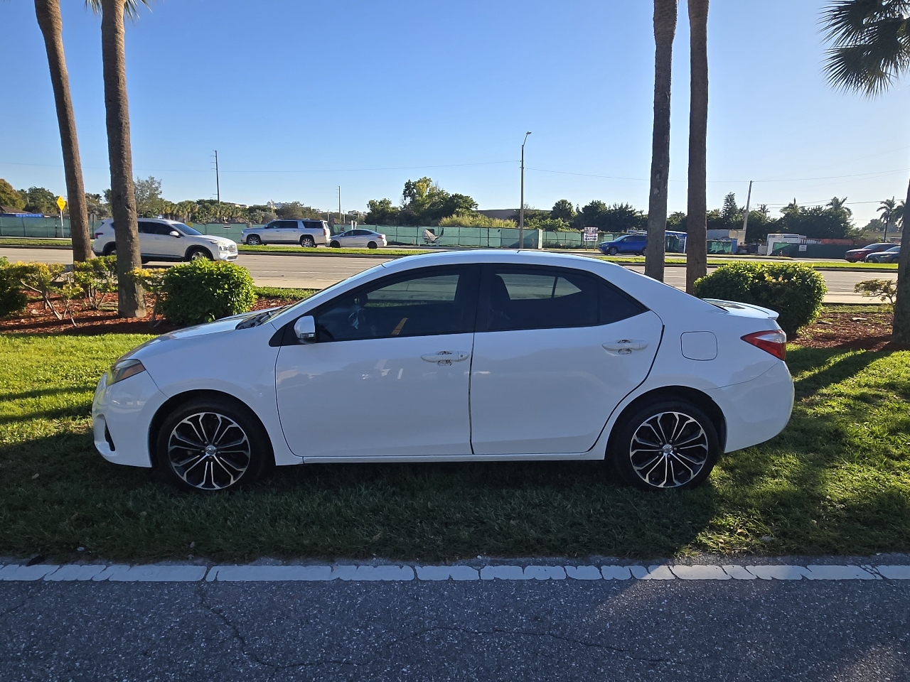 Toyota Corolla S Premium CVT 2014
