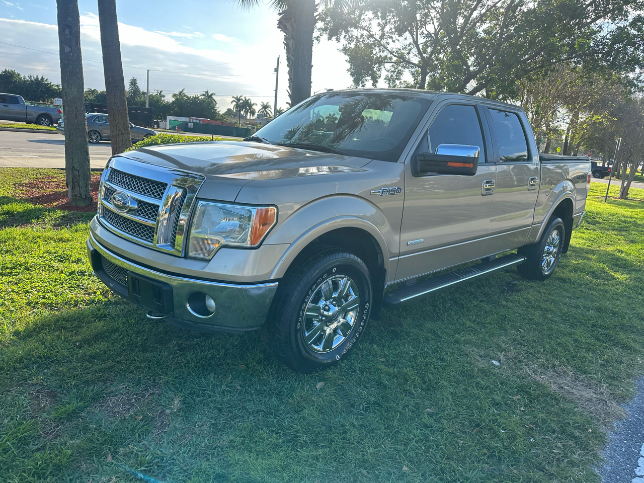 Ford F-150 4WD SuperCrew 139" Lariat 2011