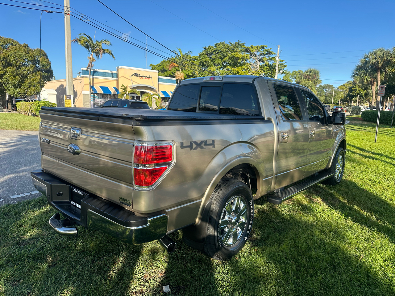 Ford F-150 4WD SuperCrew 139" Lariat 2011