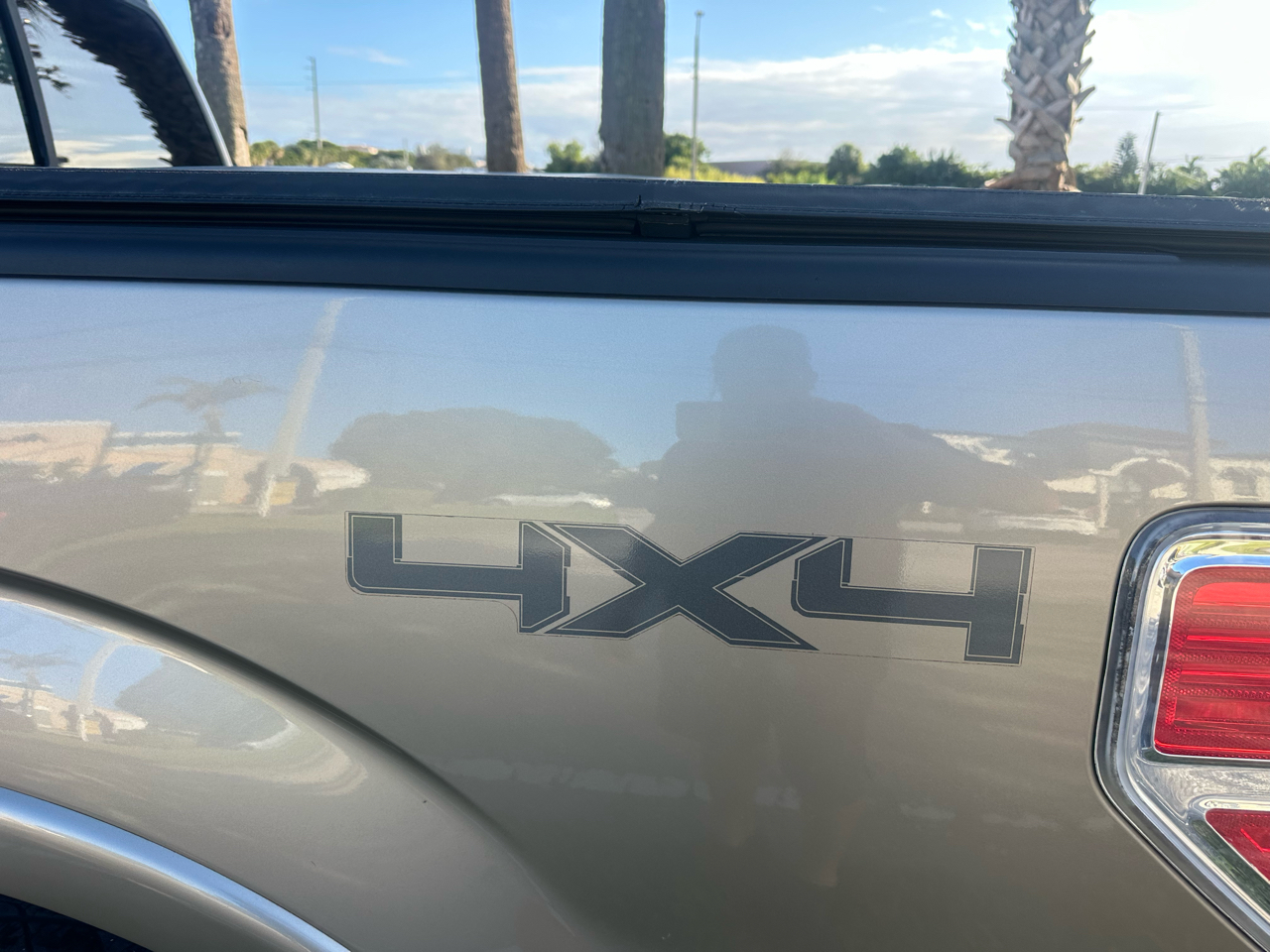 Ford F-150 4WD SuperCrew 139" Lariat 2011